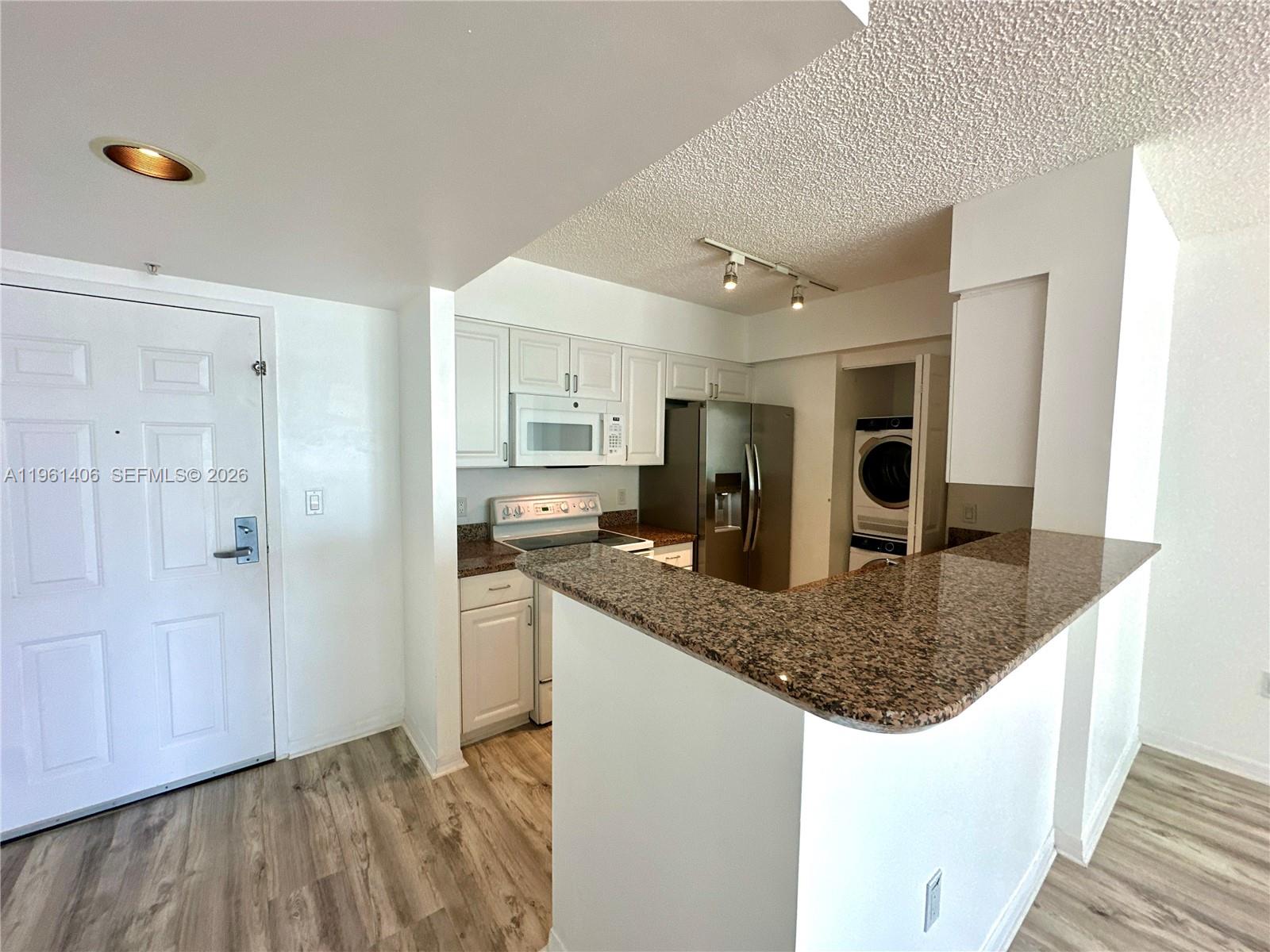 1155 Brickell Bay Dr # 607