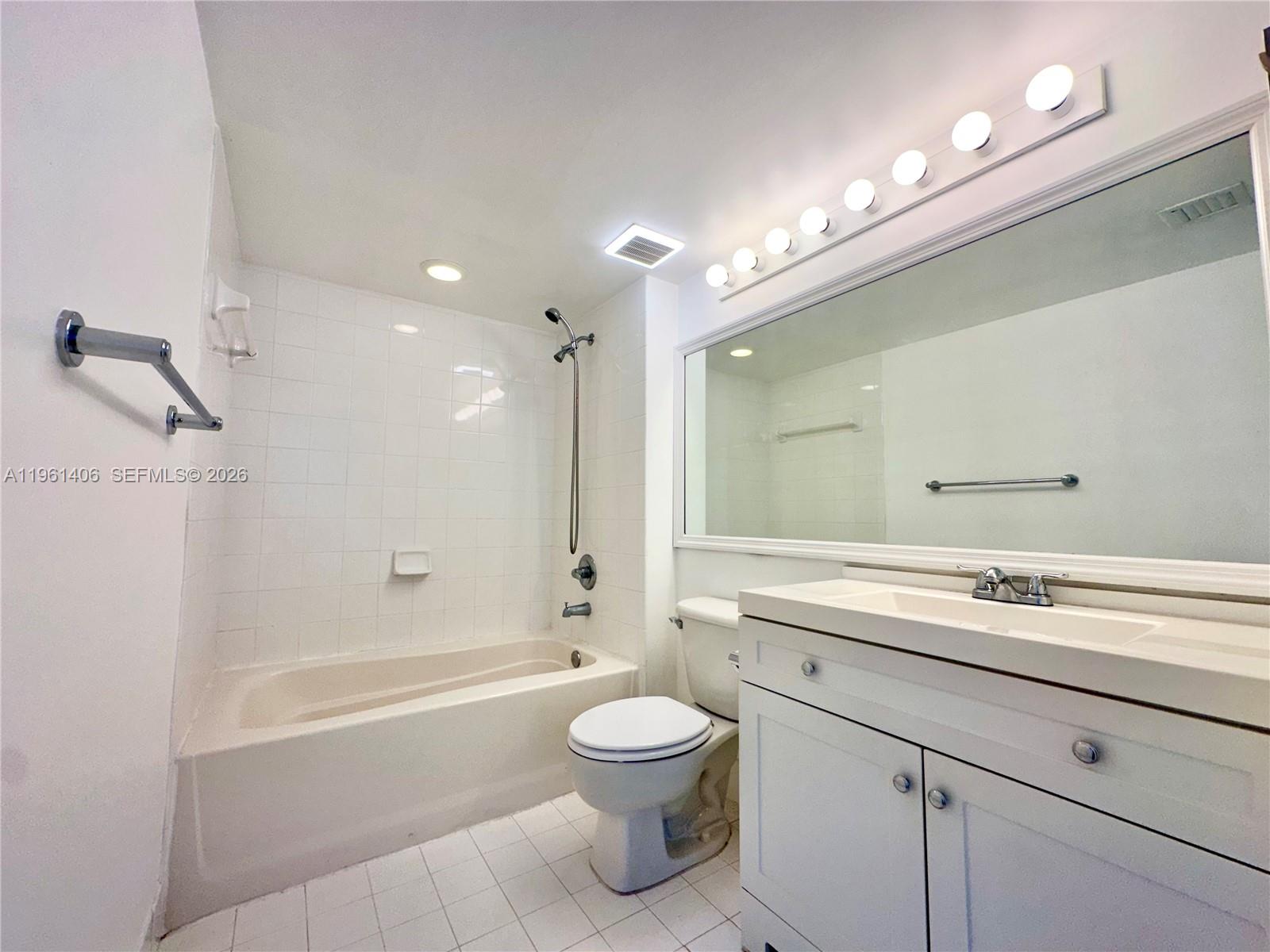 1155 Brickell Bay Dr # 607