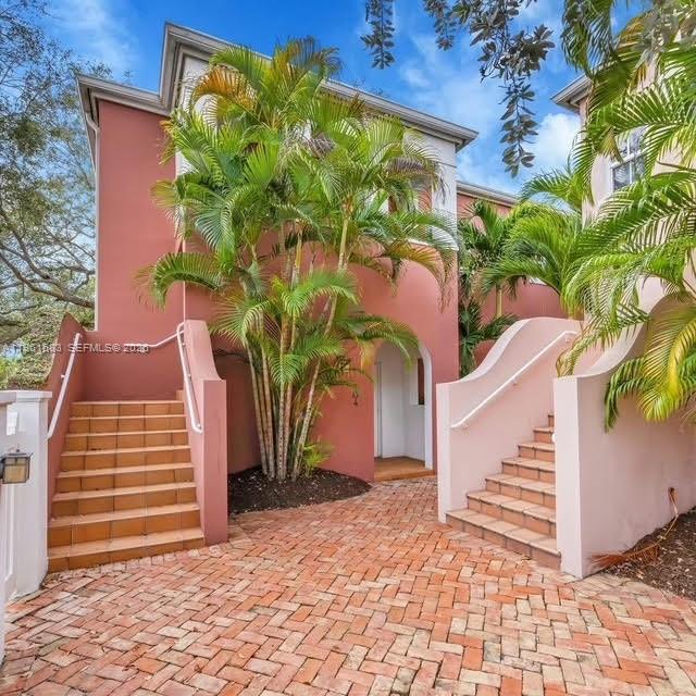 502 Loretto Ave # 30