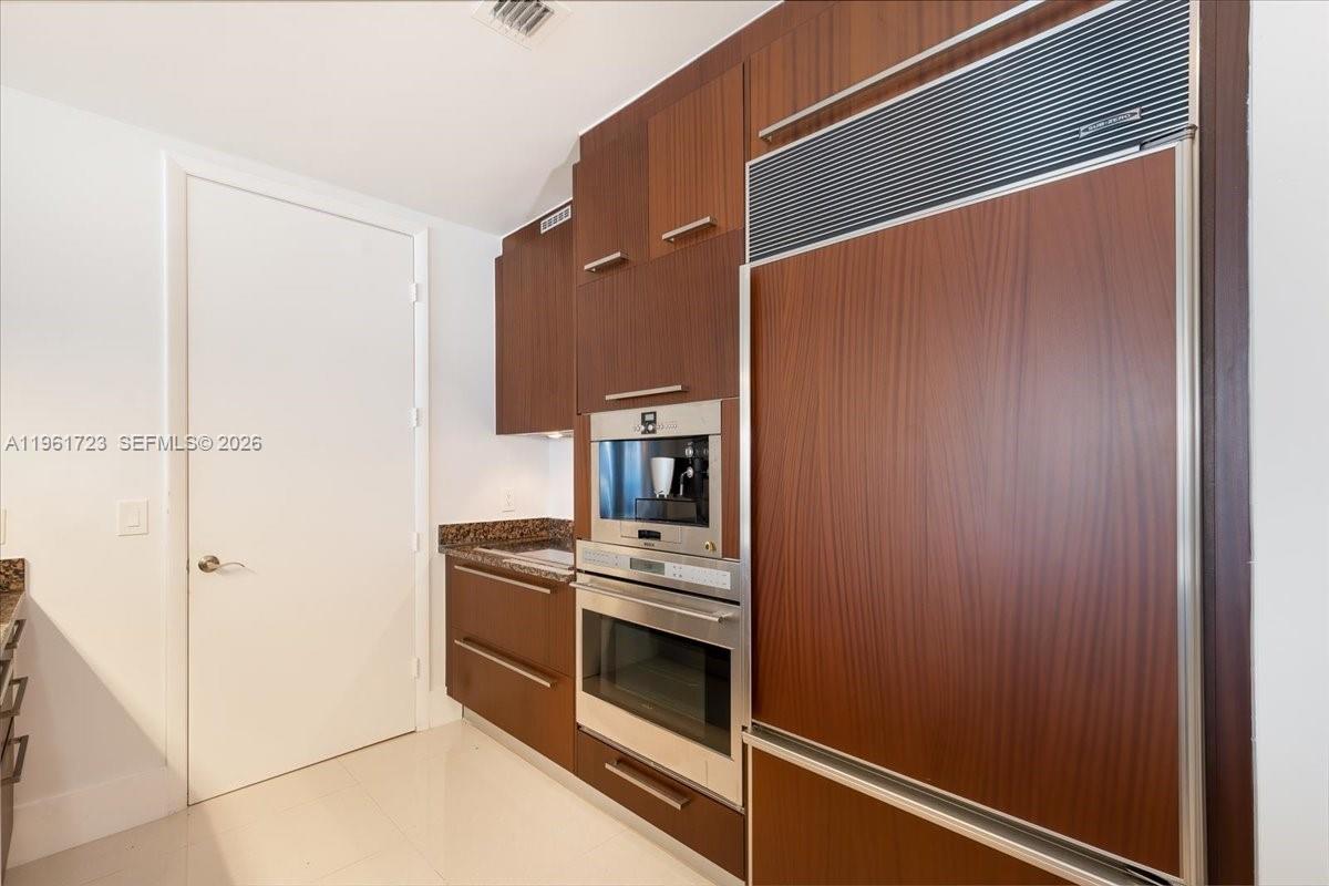 15811 Collins Ave # 1502