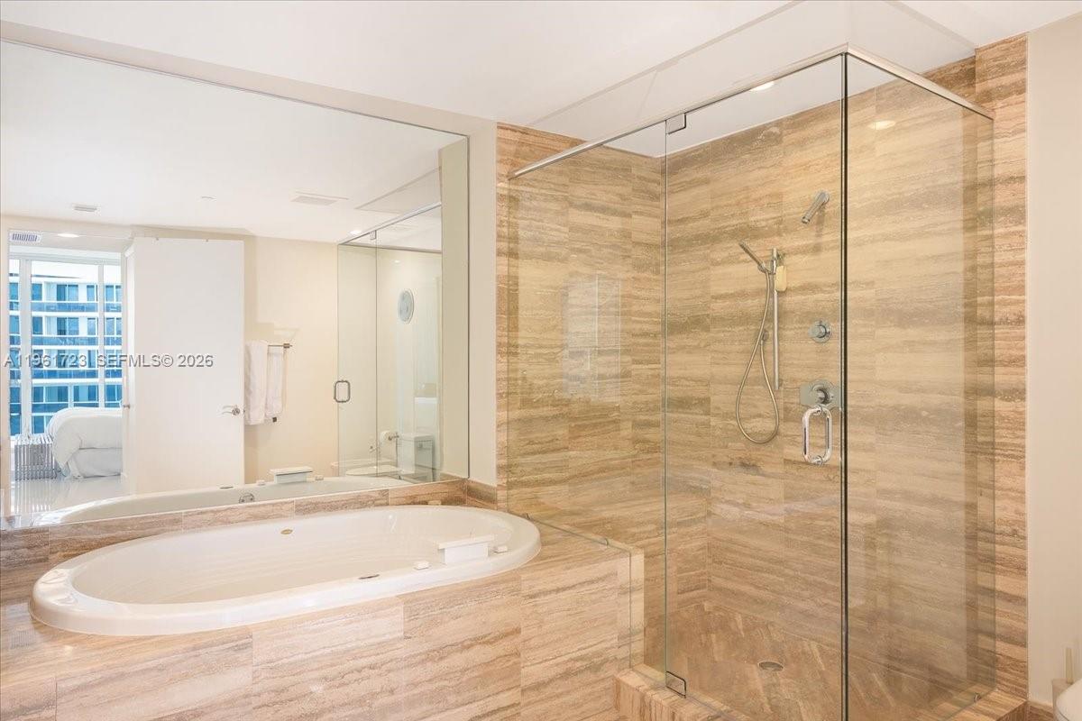 15811 Collins Ave # 1502