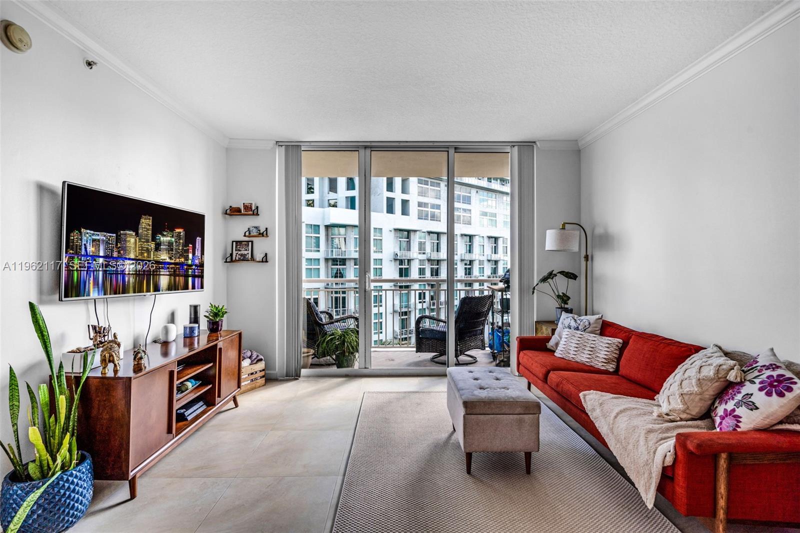 2000 N Bayshore Dr # 909