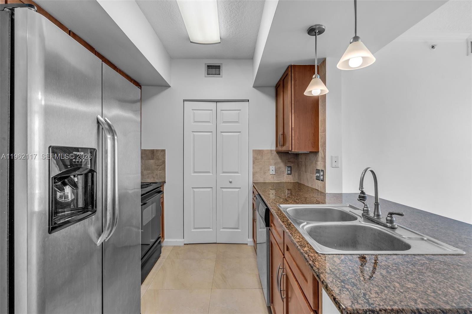 2000 N Bayshore Dr # 909