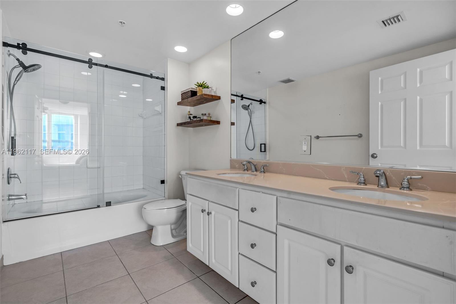 2000 N Bayshore Dr # 909