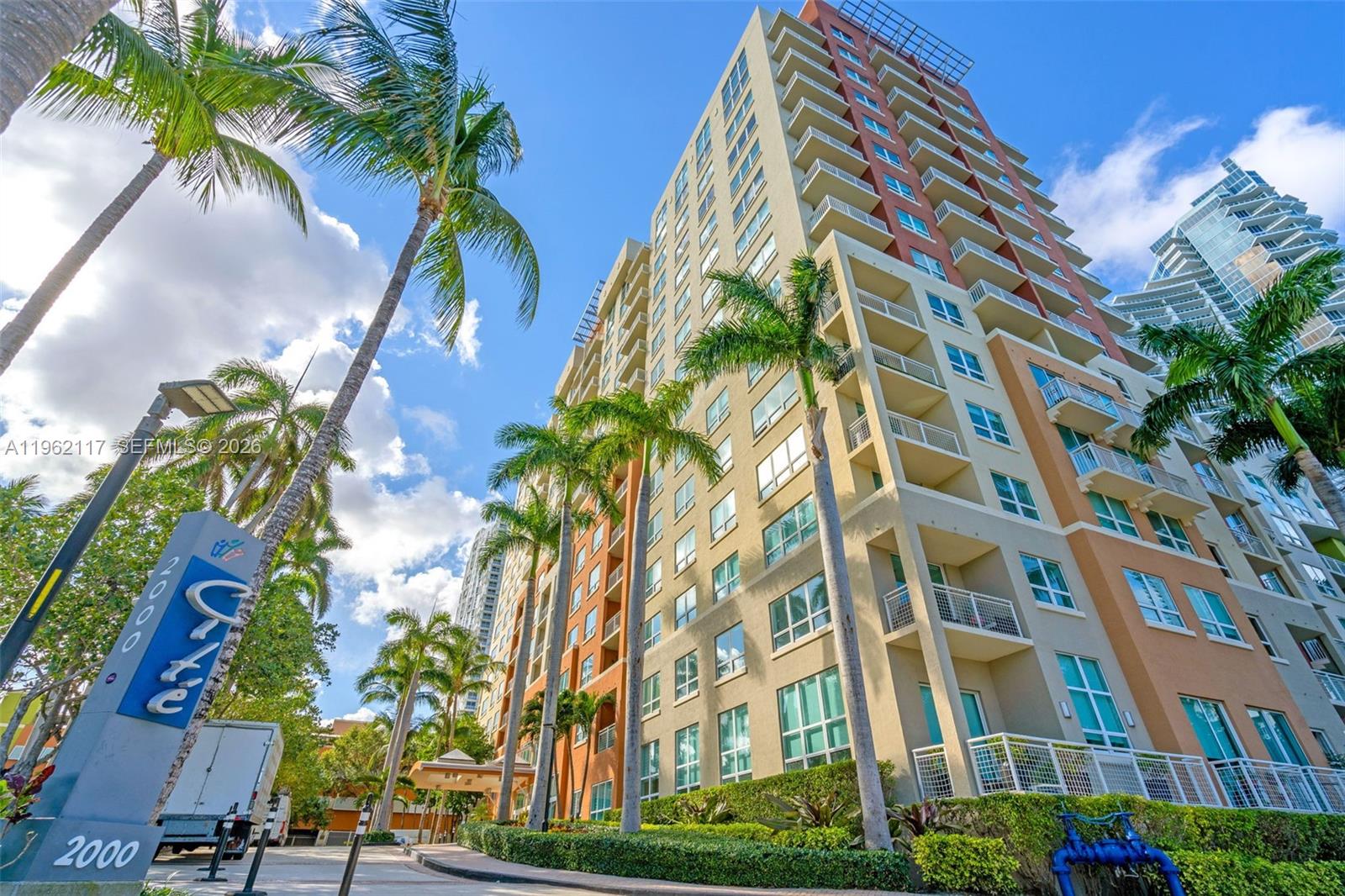 2000 N Bayshore Dr # 909