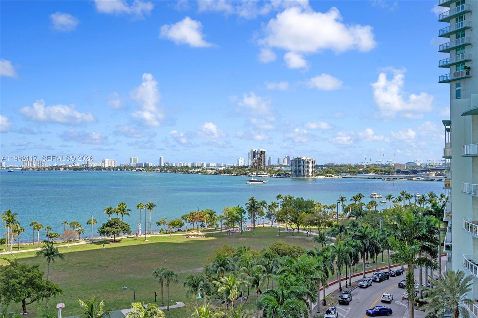 2000 N Bayshore Dr # 909