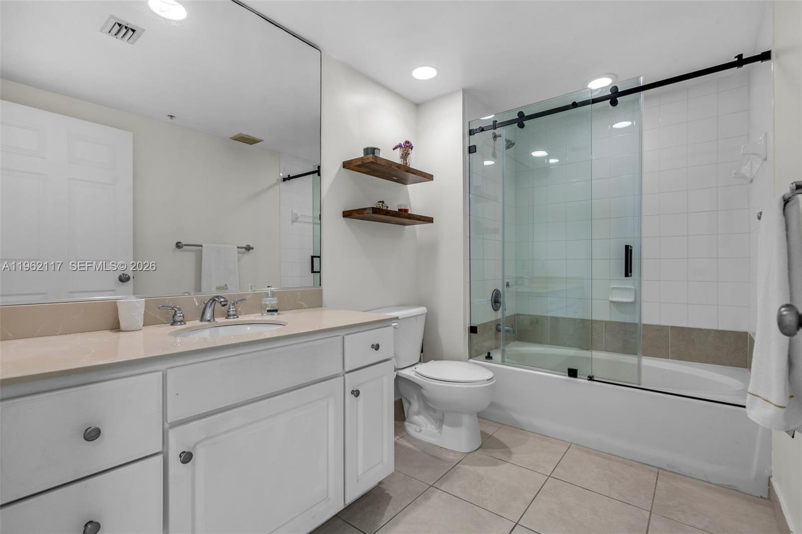 2000 N Bayshore Dr # 909