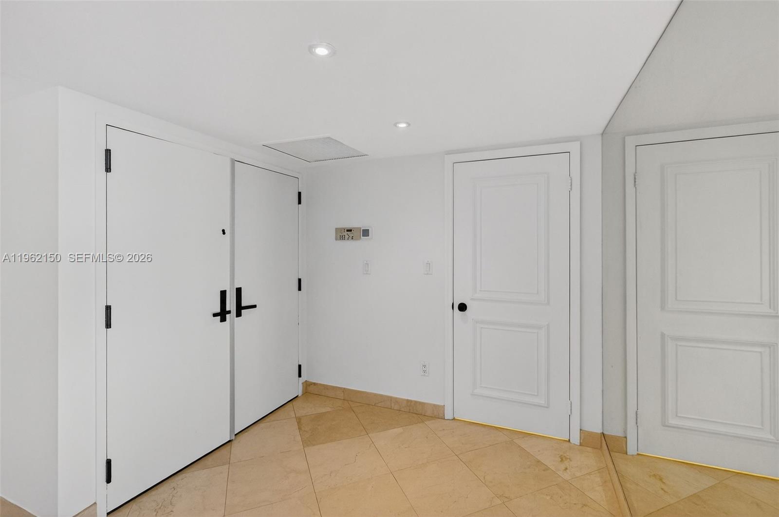 2 Grove Isle Dr # B1505