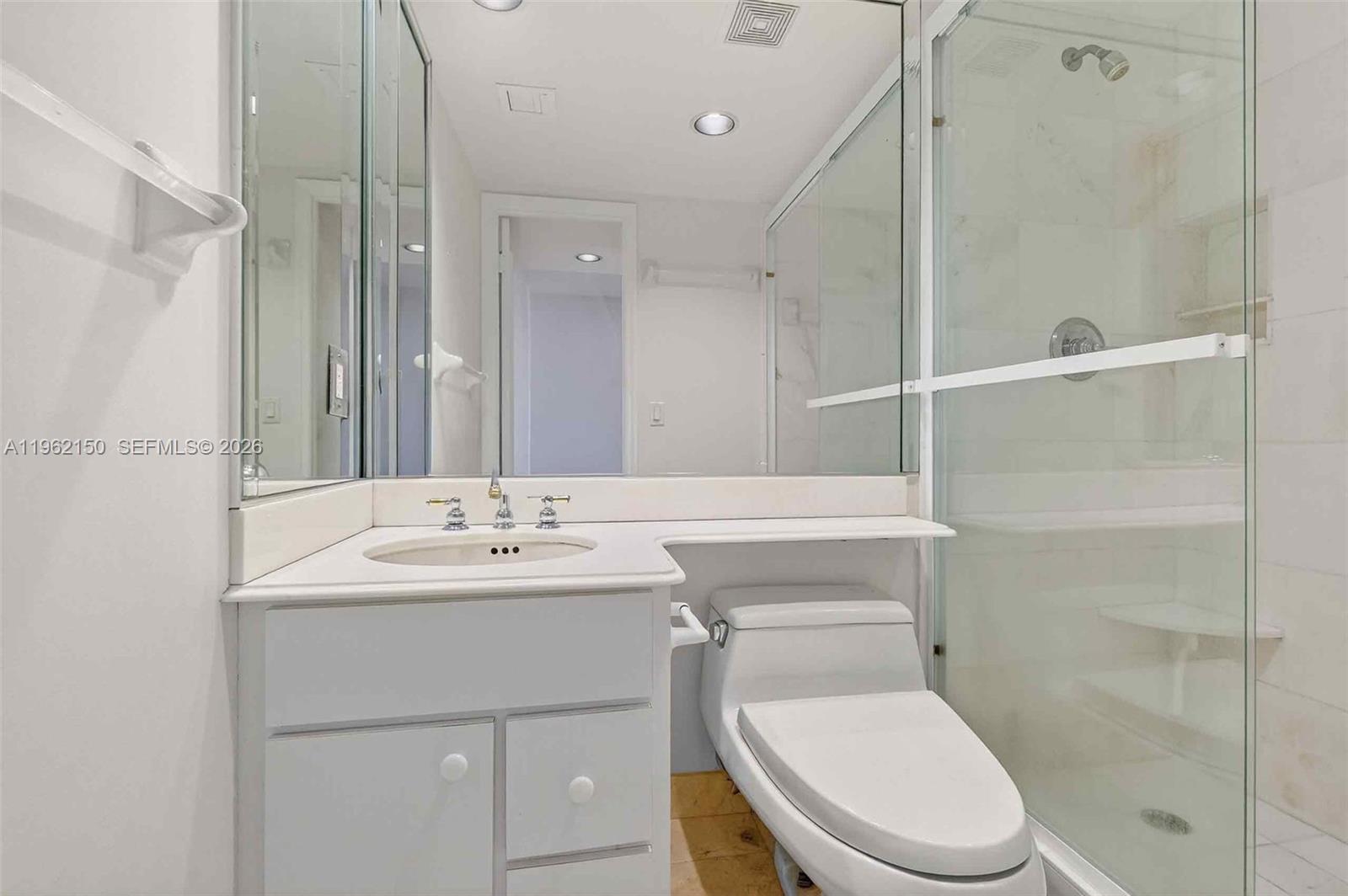 2 Grove Isle Dr # B1505