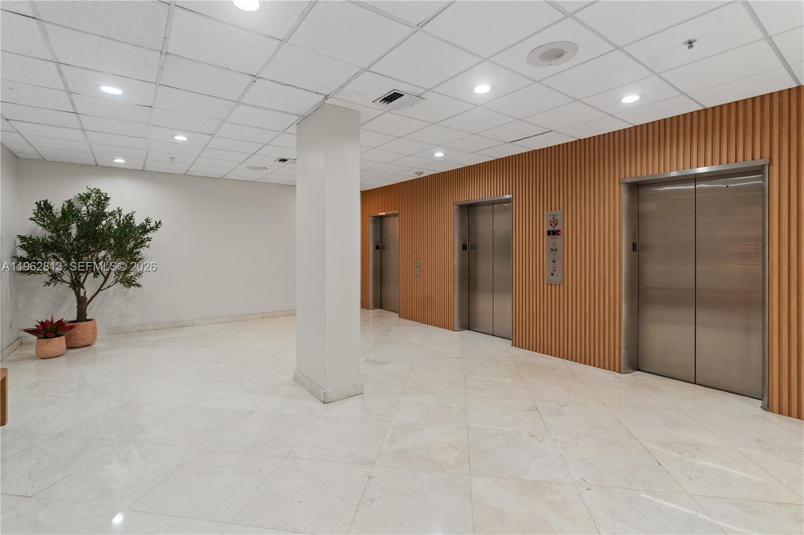 2780 NE 183rd St # 1204