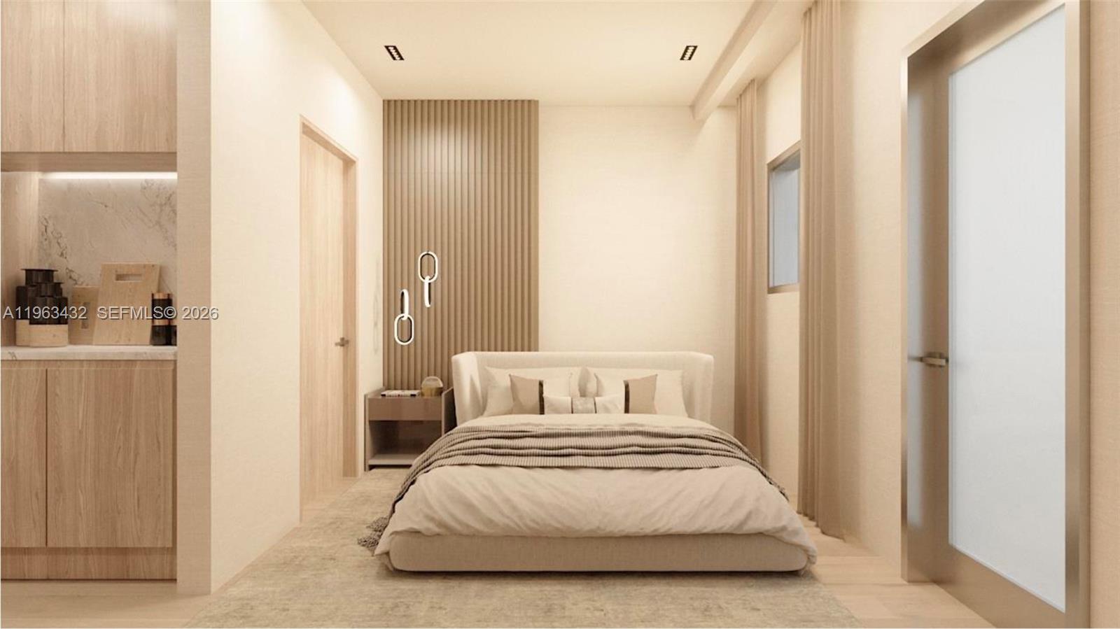 260 Collins Ave # 204