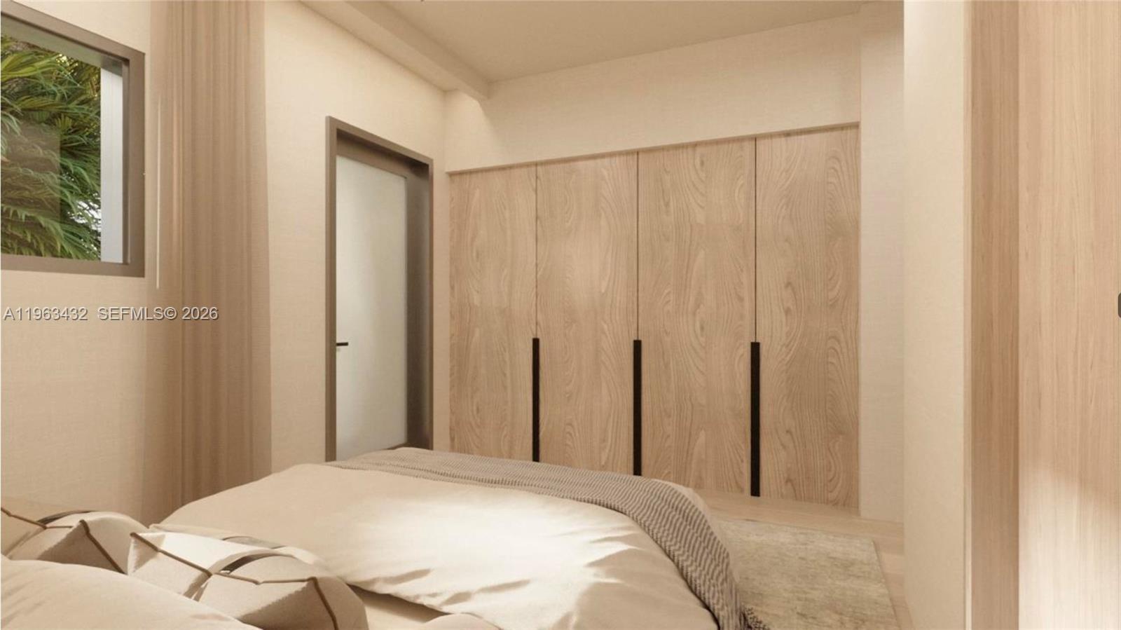 260 Collins Ave # 204