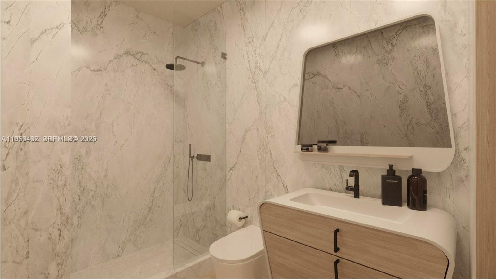 260 Collins Ave # 204