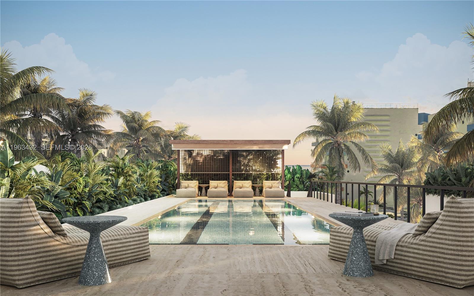 260 Collins Ave # 204