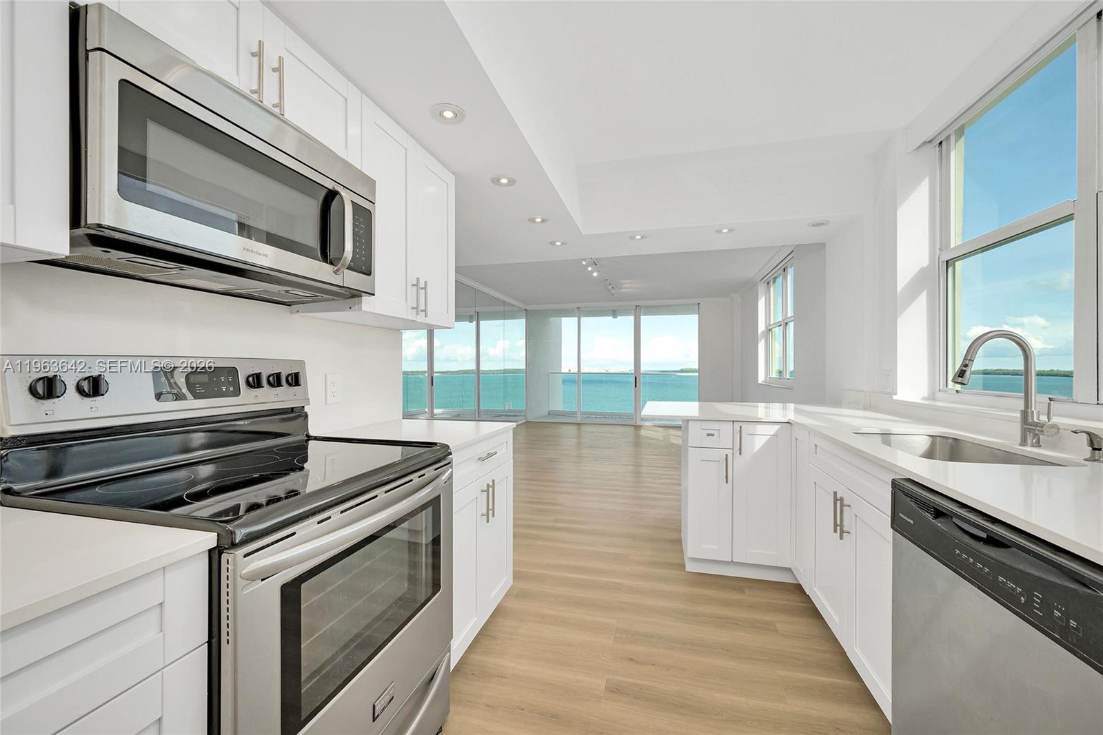 800 CLAUGHTON ISLAND DR # 905