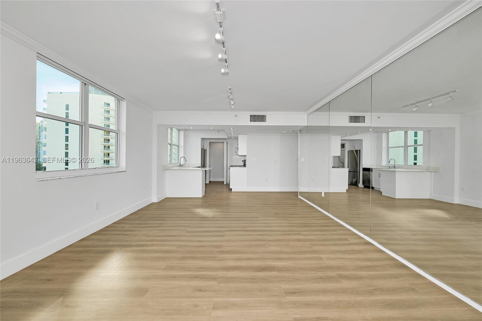 800 CLAUGHTON ISLAND DR # 905