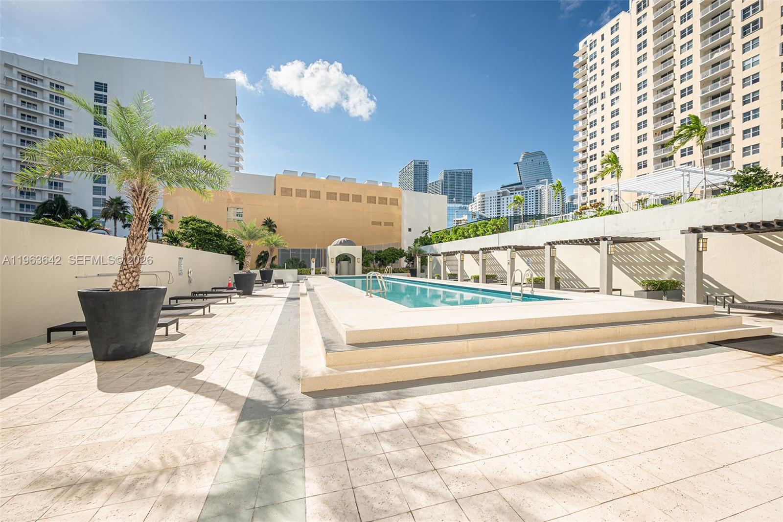 800 CLAUGHTON ISLAND DR # 905