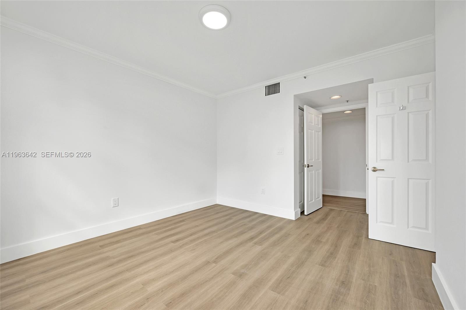 800 CLAUGHTON ISLAND DR # 905