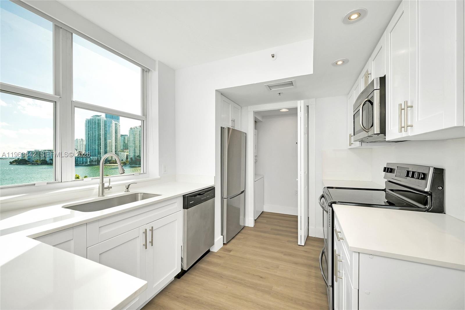 800 CLAUGHTON ISLAND DR # 905