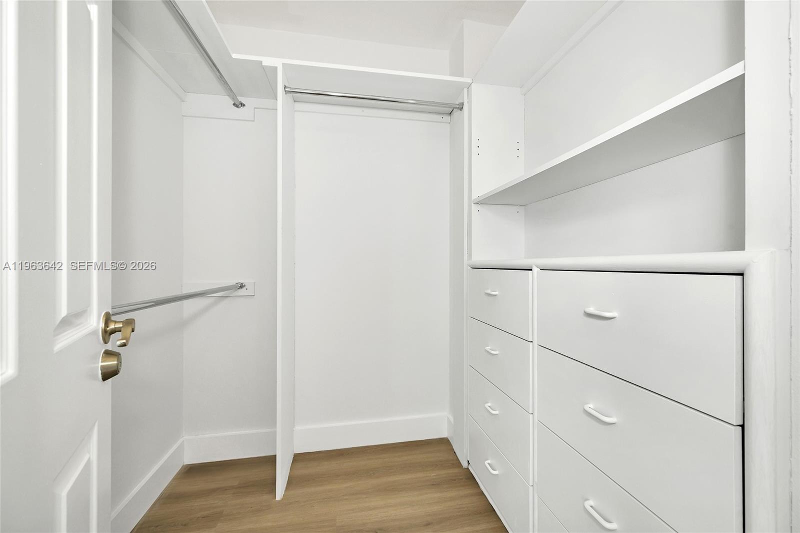 800 CLAUGHTON ISLAND DR # 905