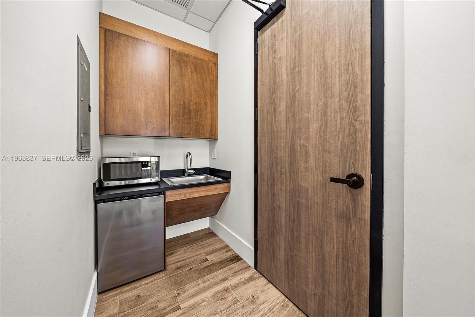 1930 N 30th Road Suite 10