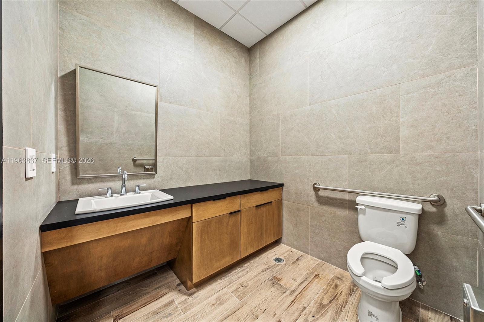 1930 N 30th Road Suite 10