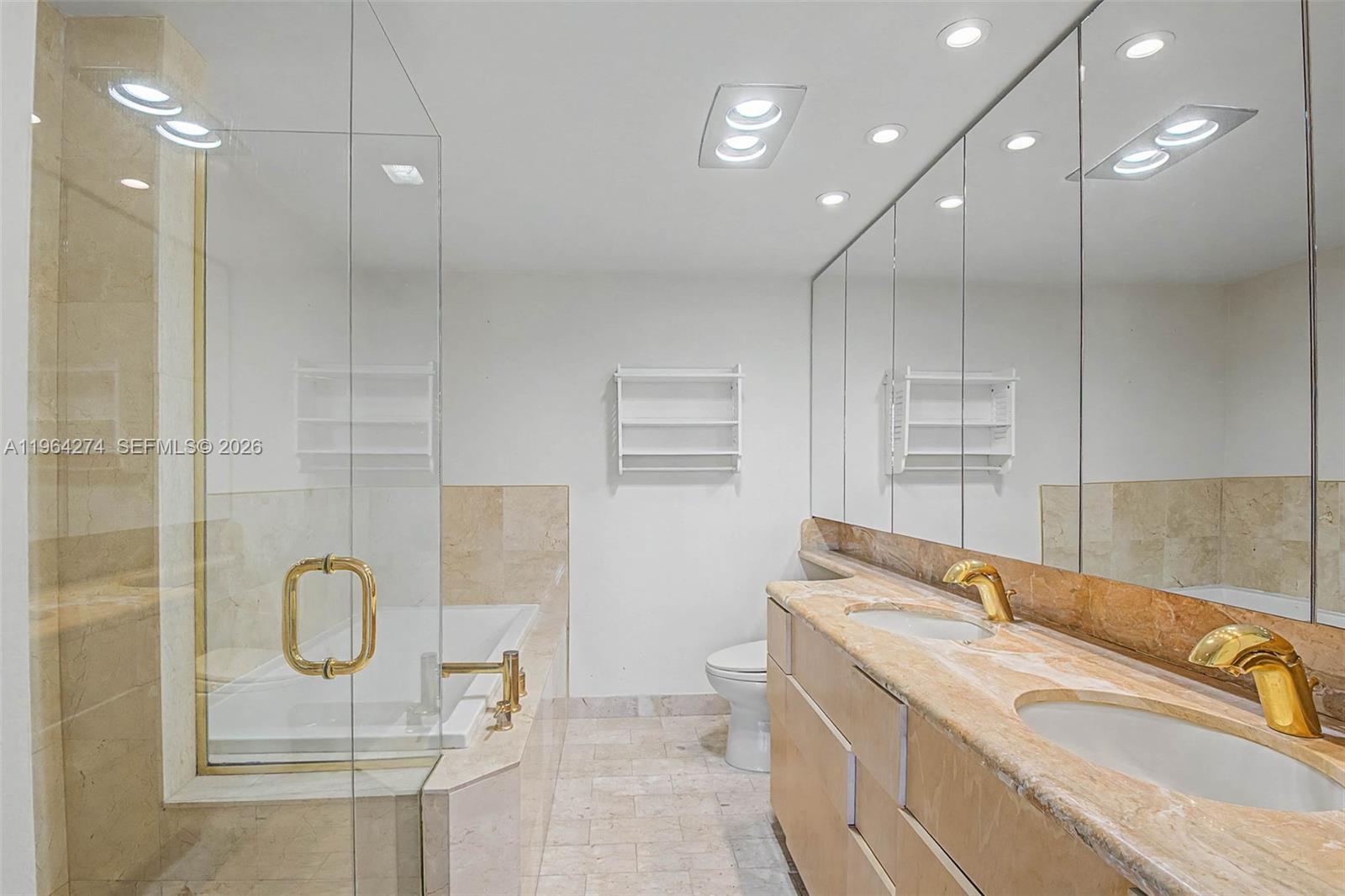 3 Grove Isle Dr # C208