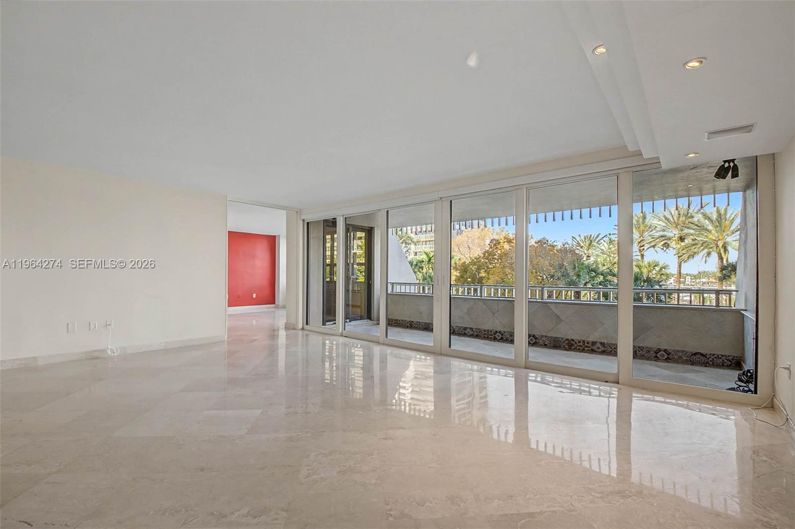 3 Grove Isle Dr # C208