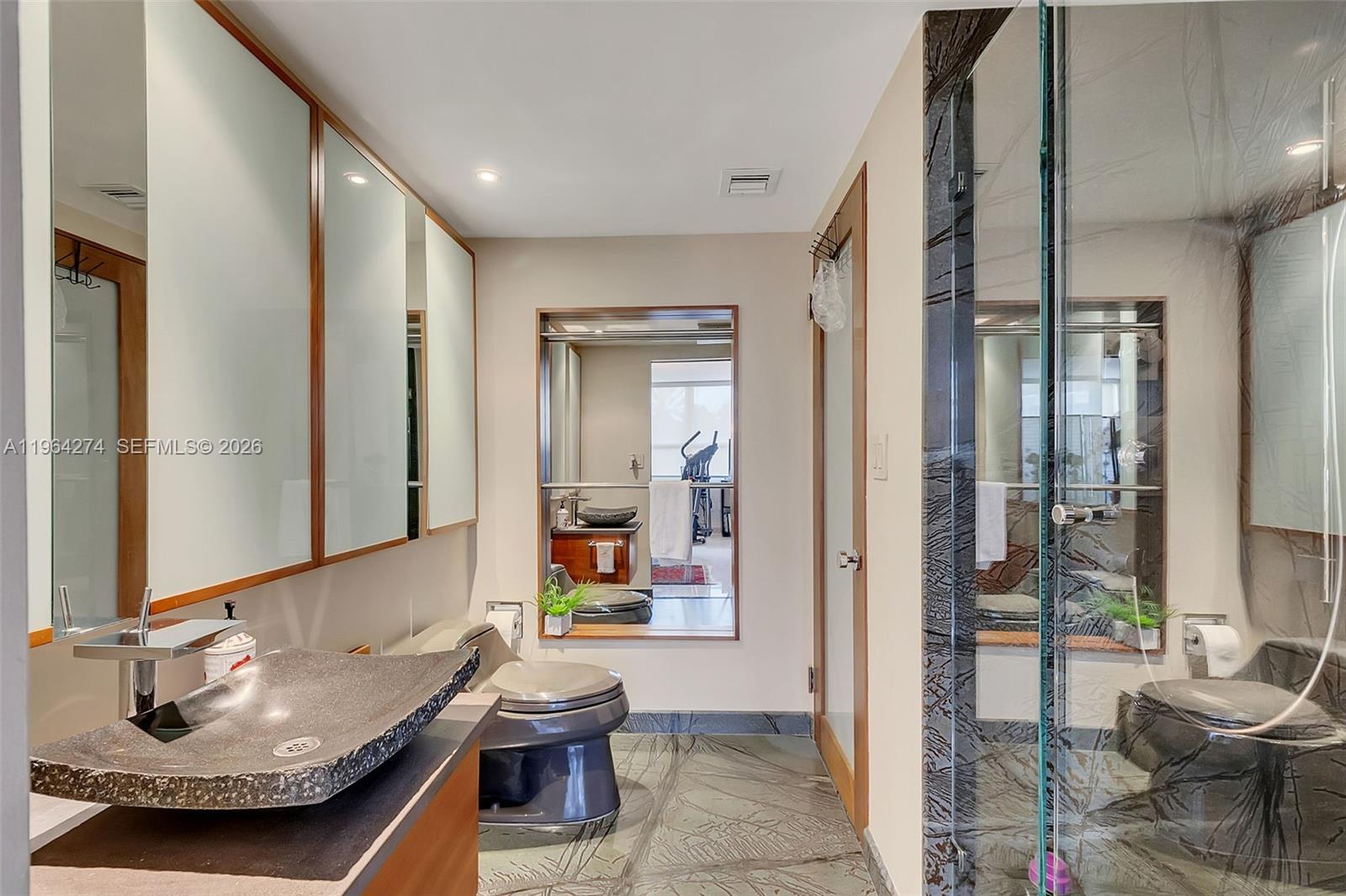 3 Grove Isle Dr # C208