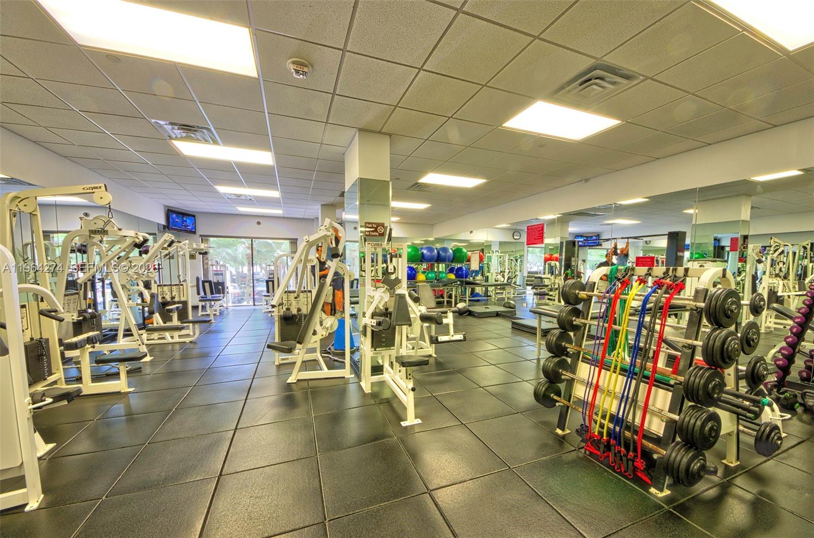 3 Grove Isle Dr # C208