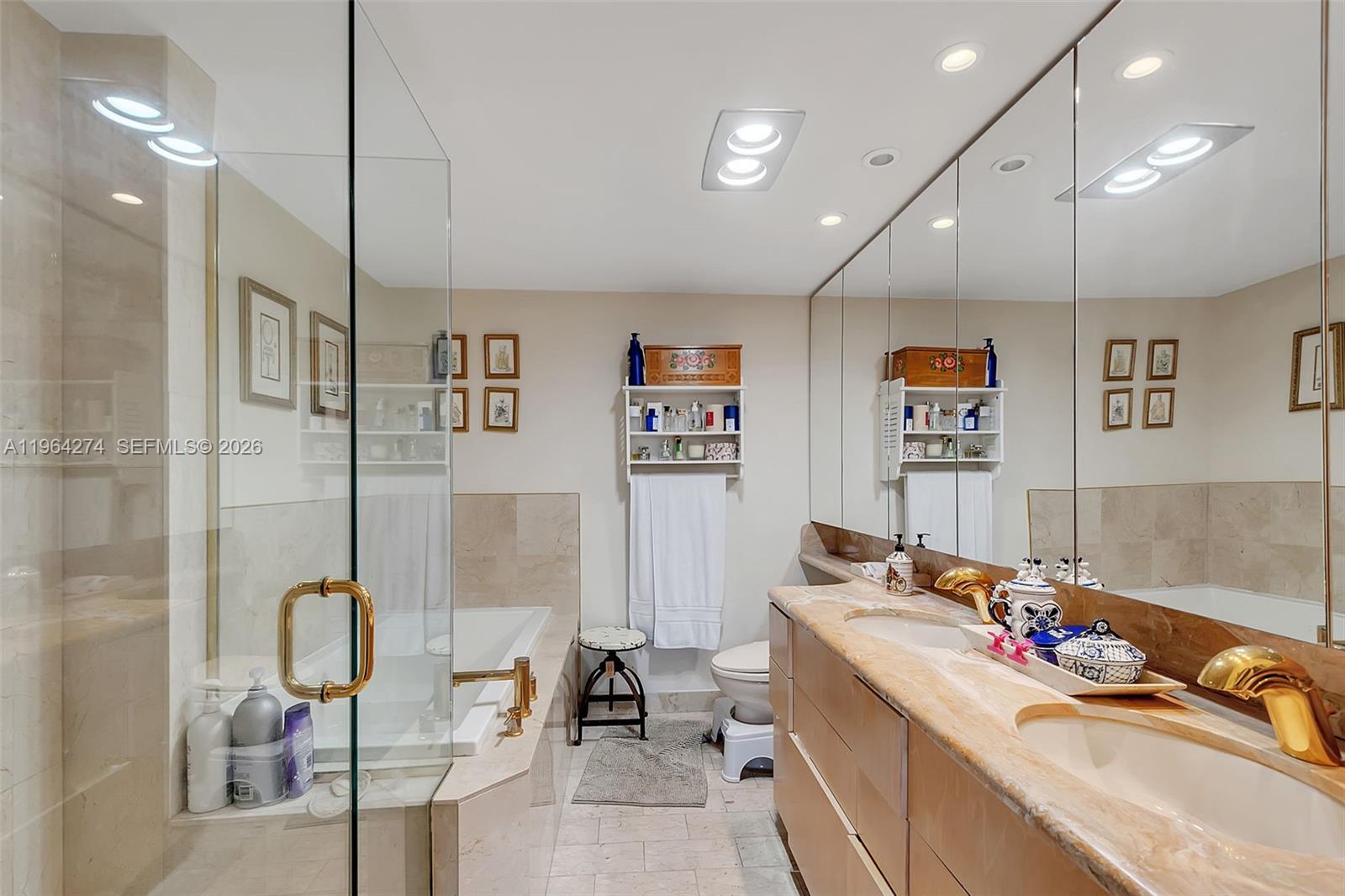 3 Grove Isle Dr # C208