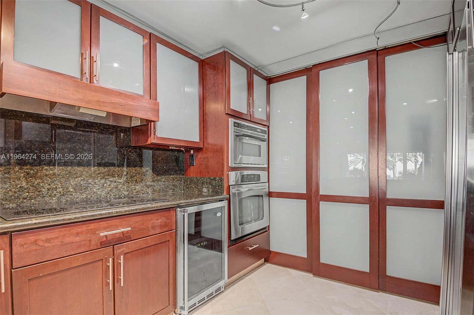 3 Grove Isle Dr # C208