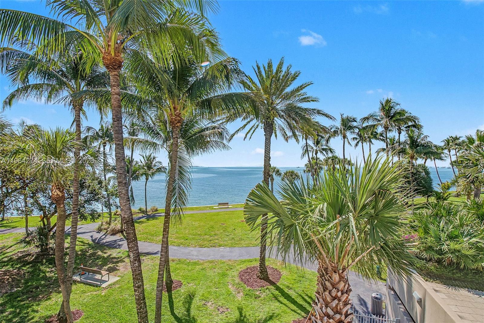 3 Grove Isle Dr # C208