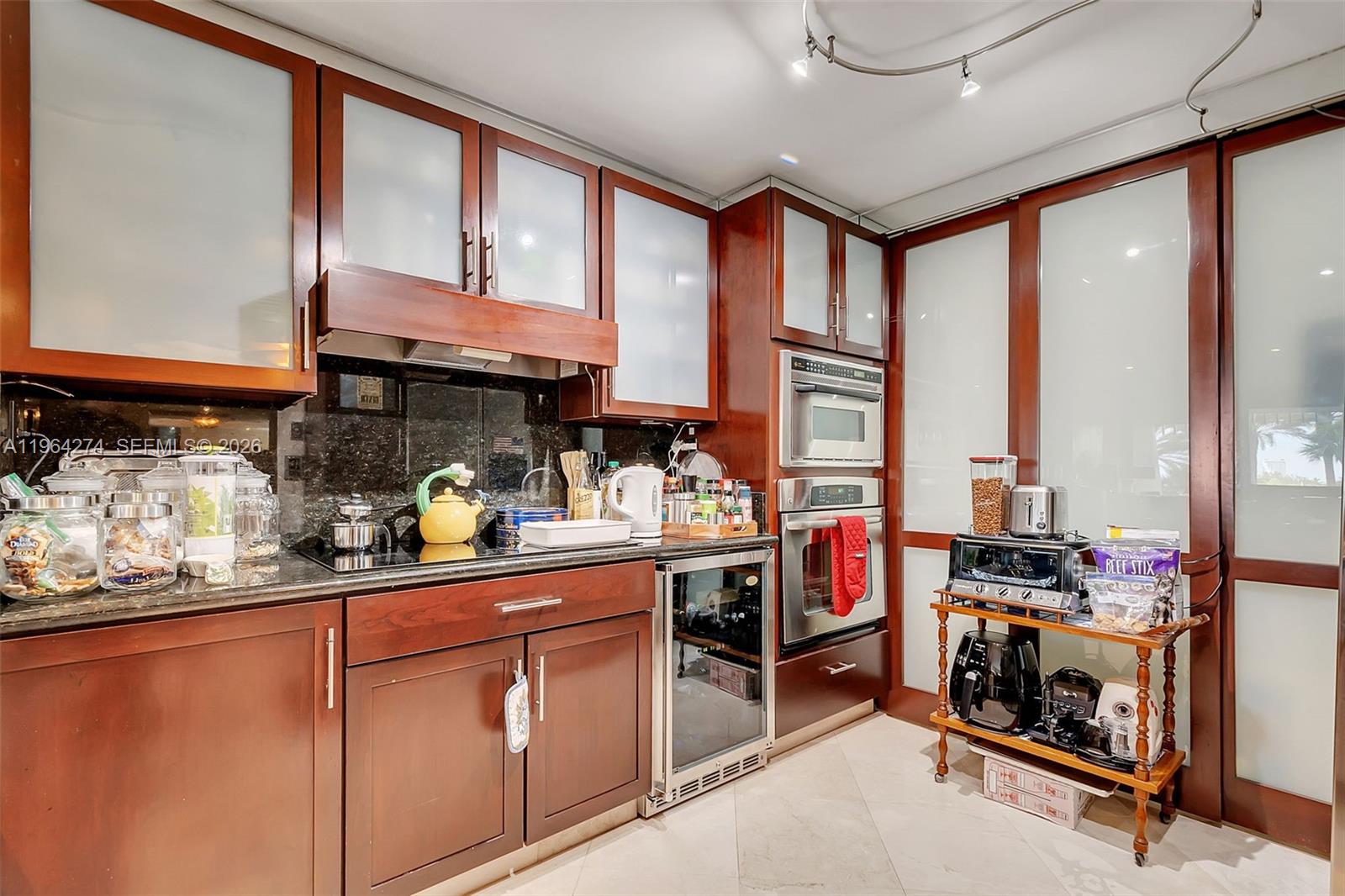 3 Grove Isle Dr # C208