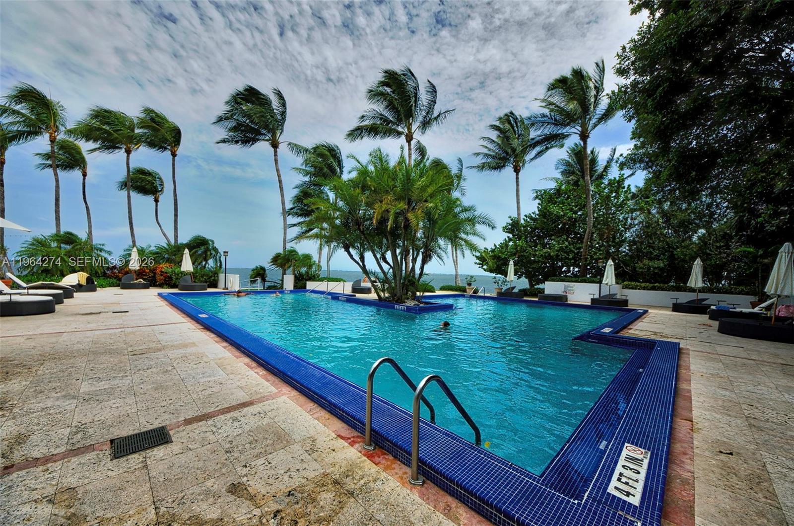 3 Grove Isle Dr # C208