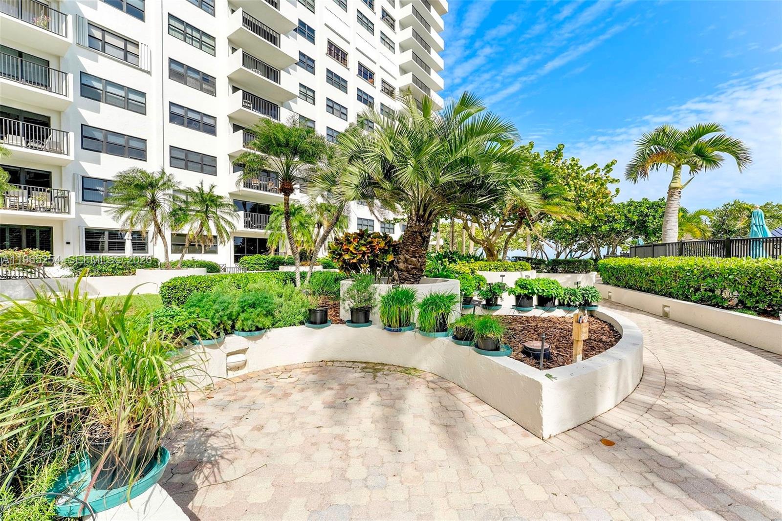 5100 N Ocean Blvd # 916