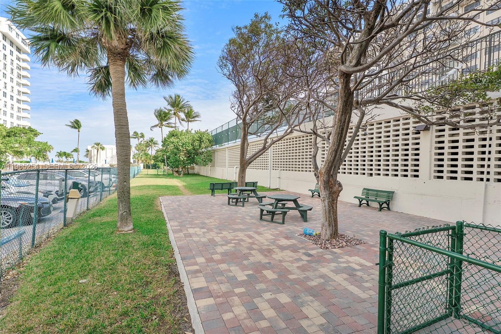 5100 N Ocean Blvd # 916