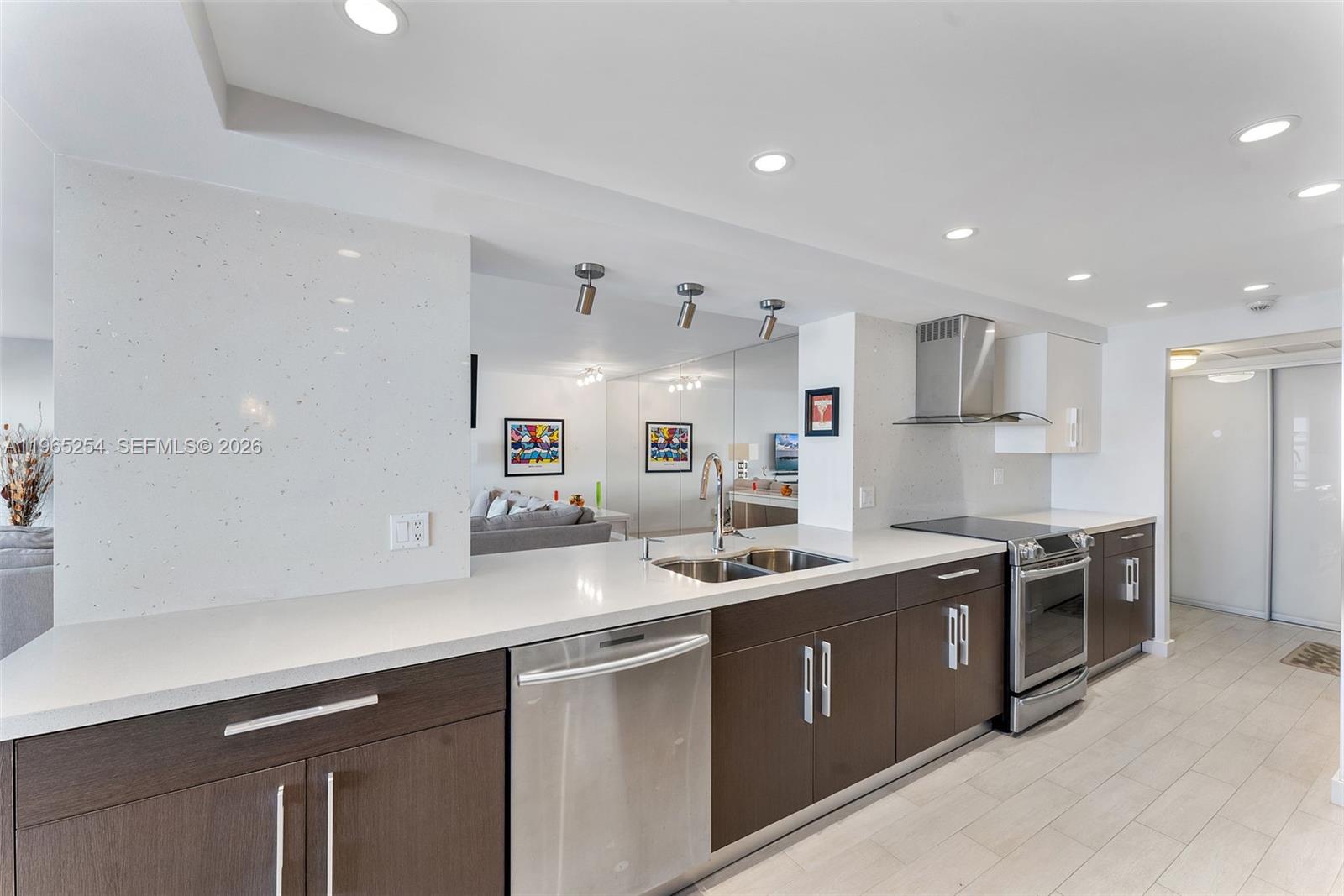 5100 N Ocean Blvd # 916