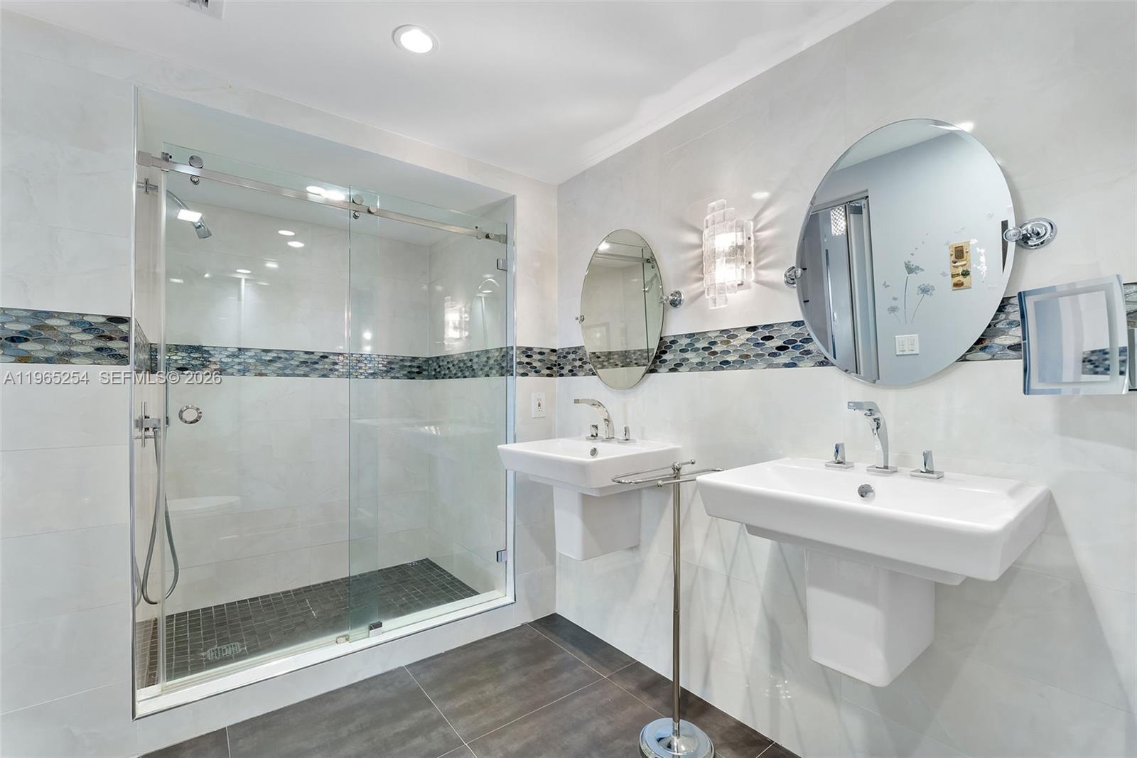 5100 N Ocean Blvd # 916