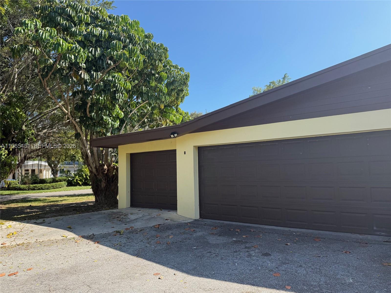 11820 SW 69th Ct Unit: *