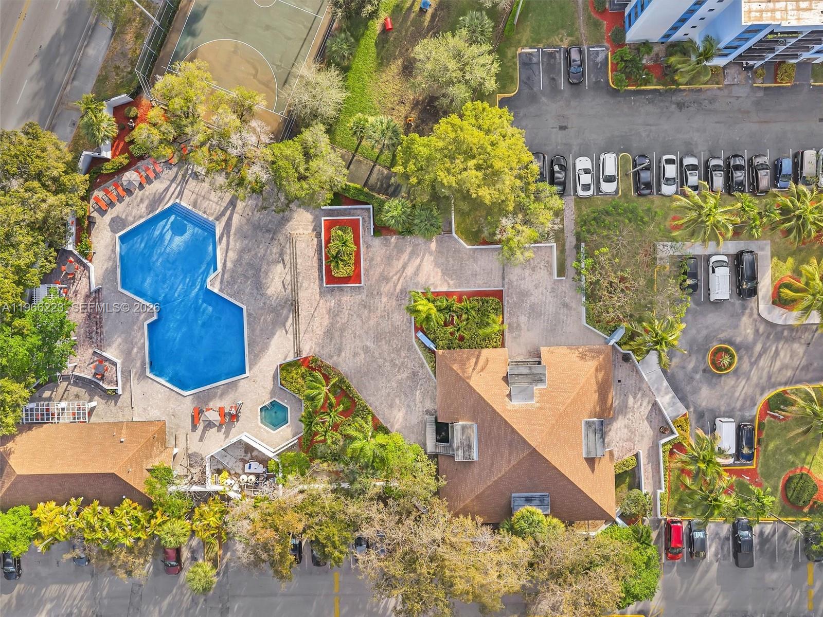 1470 NE 123rd St # A813