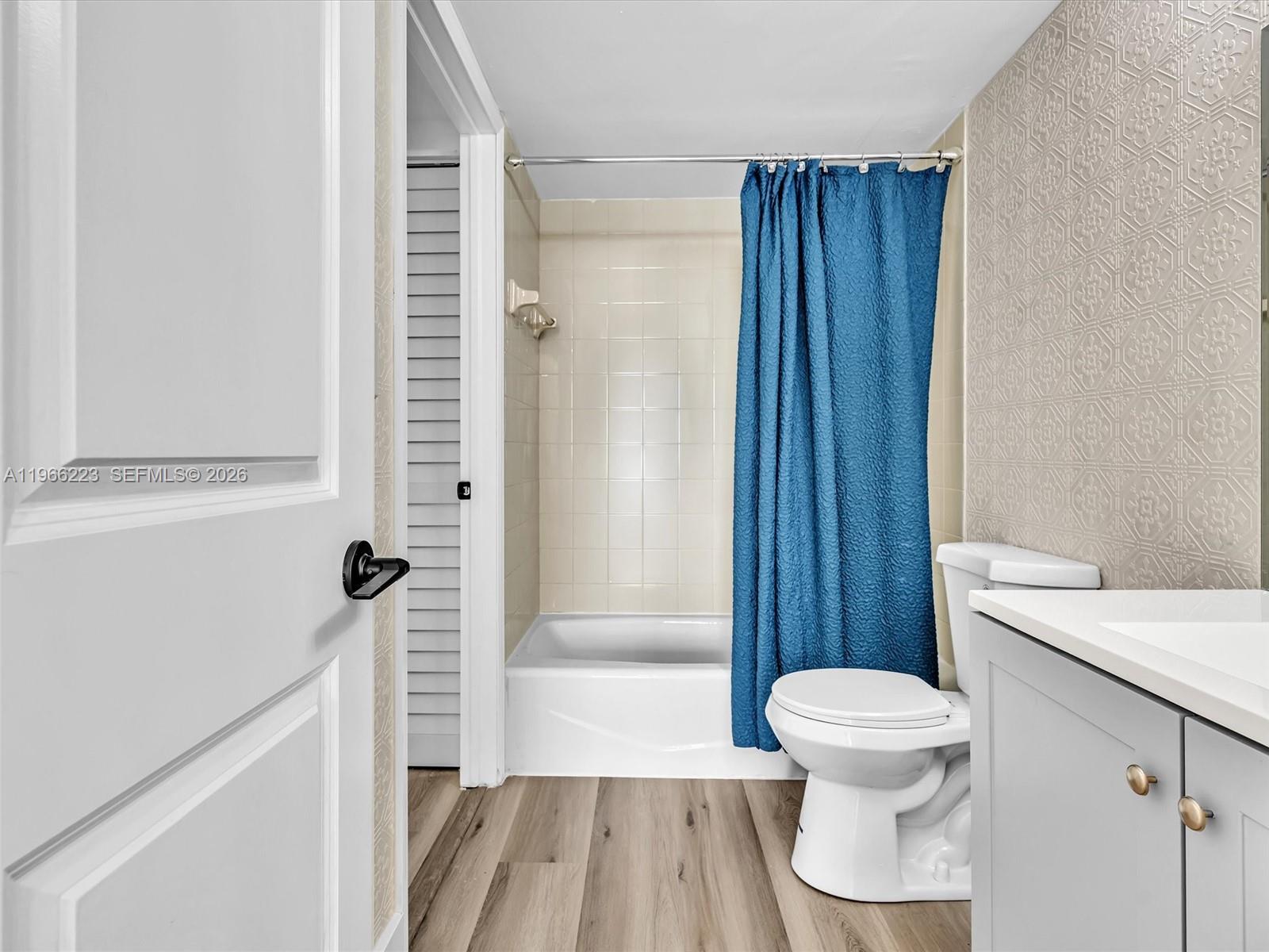 1470 NE 123rd St # A813