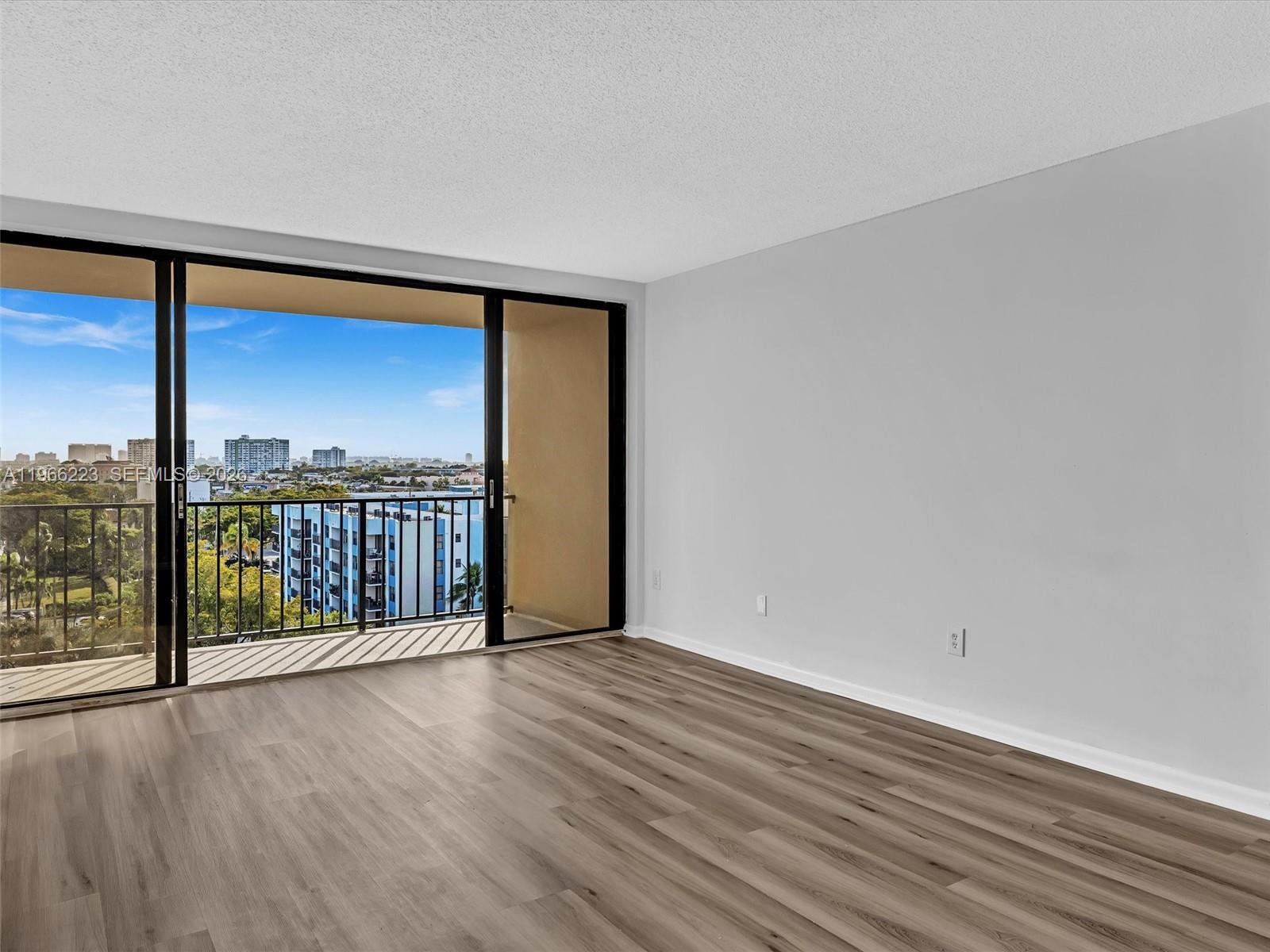 1470 NE 123rd St # A813