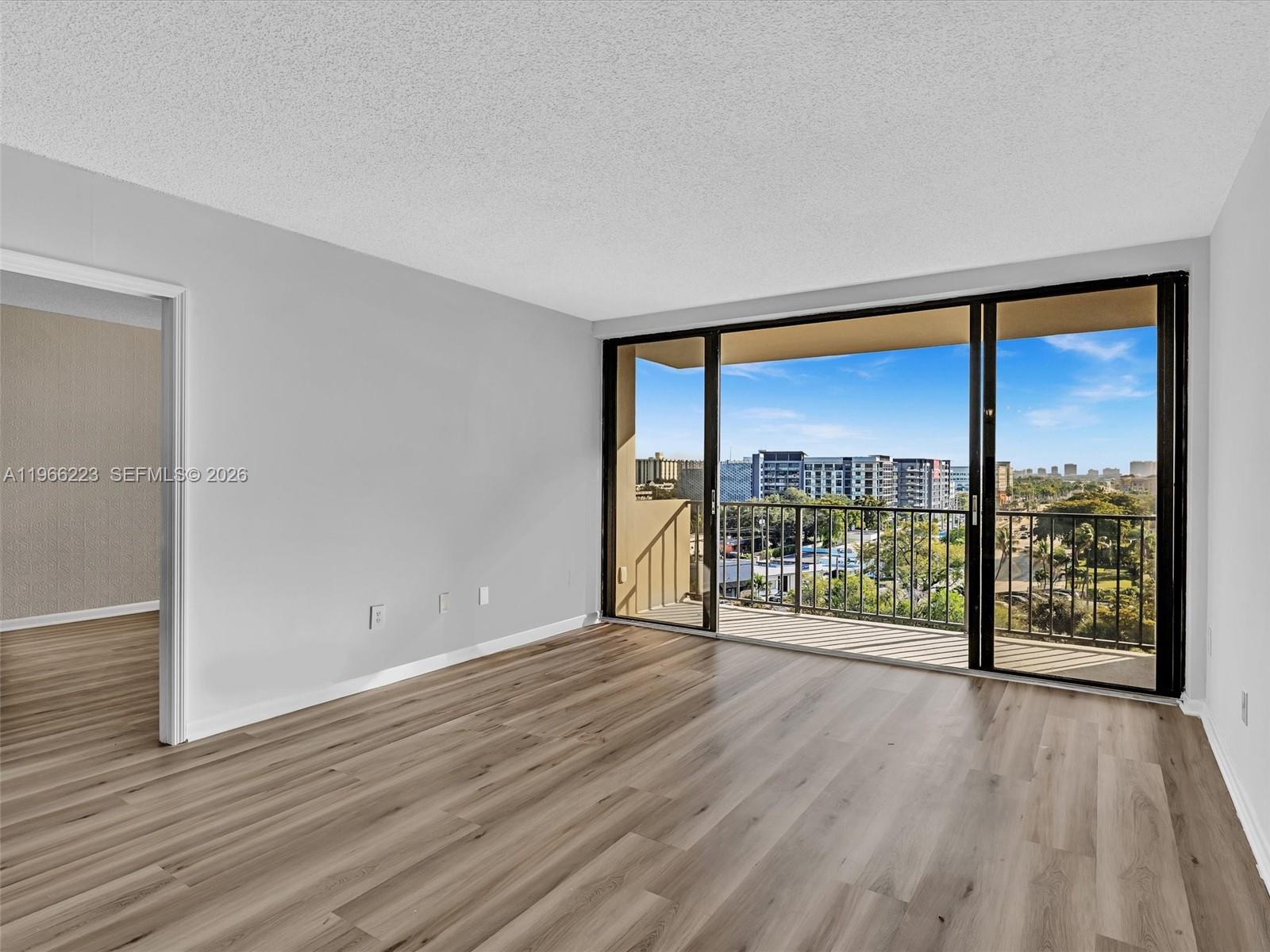 1470 NE 123rd St # A813