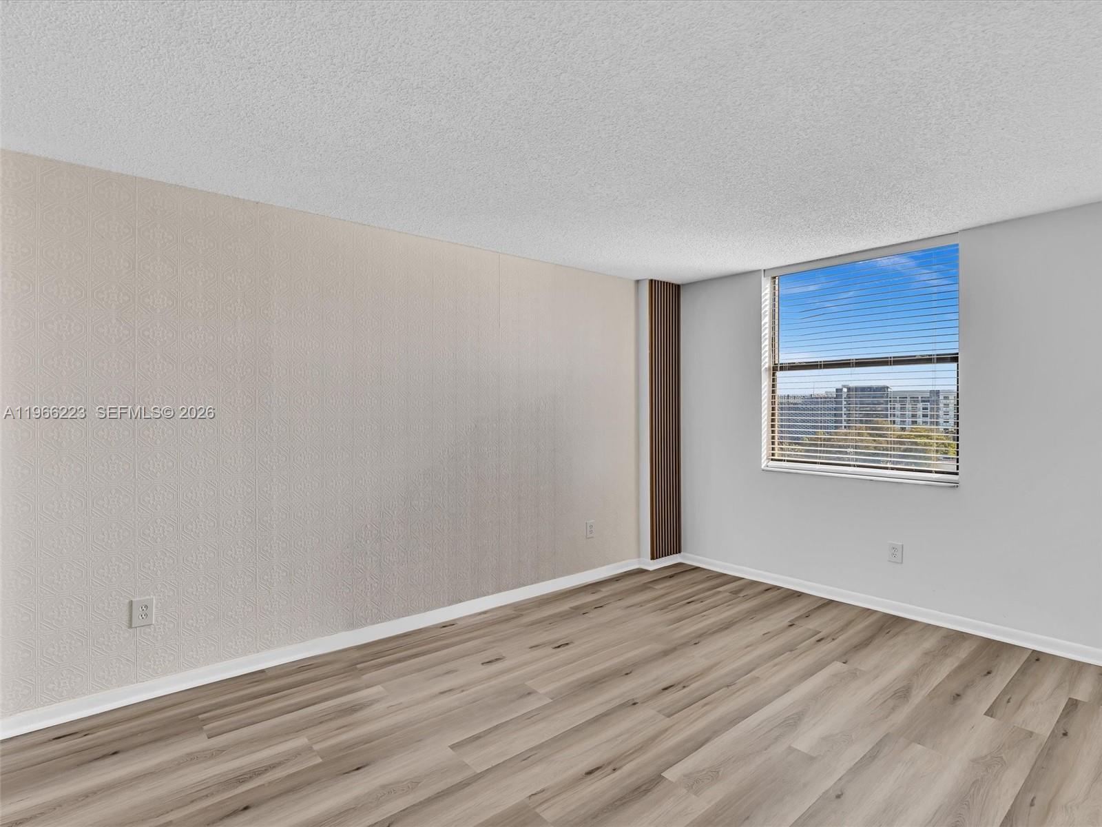 1470 NE 123rd St # A813