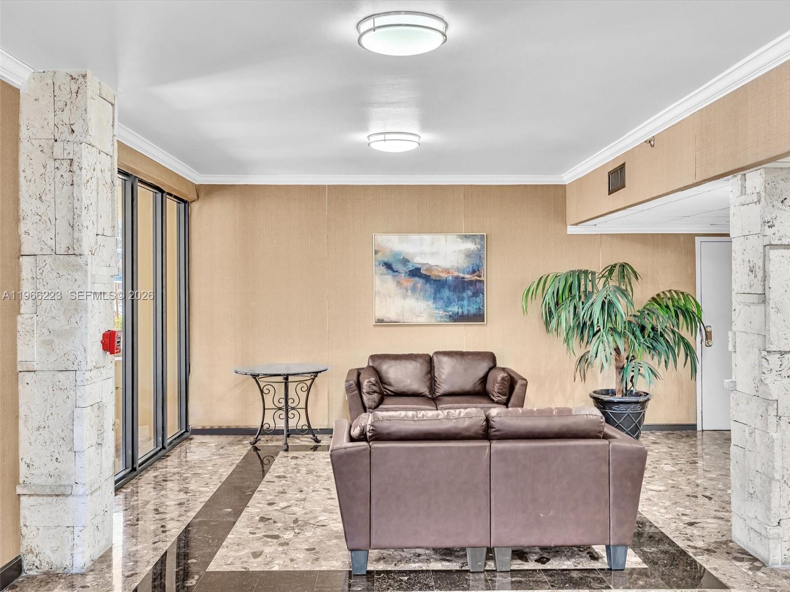 1470 NE 123rd St # A813