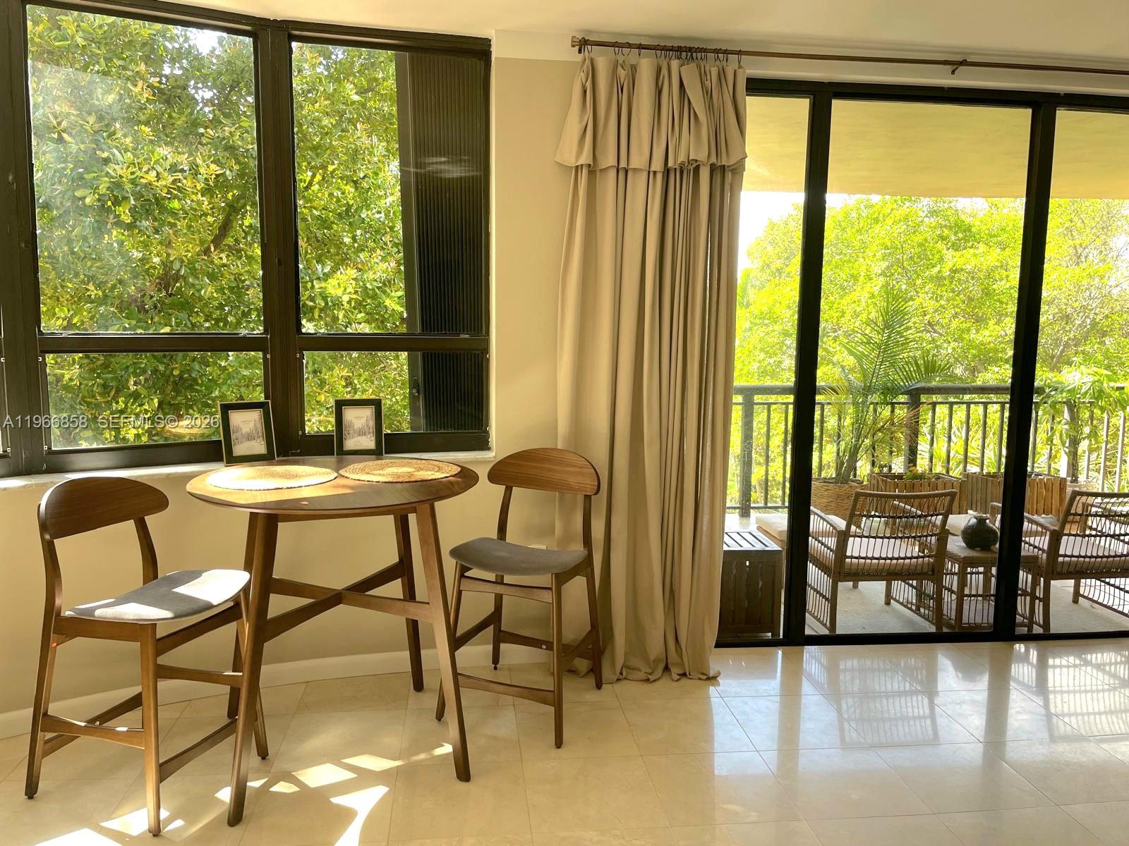 10175 Collins Ave # 208