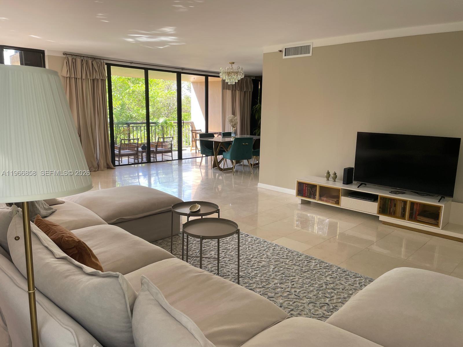 10175 Collins Ave # 208