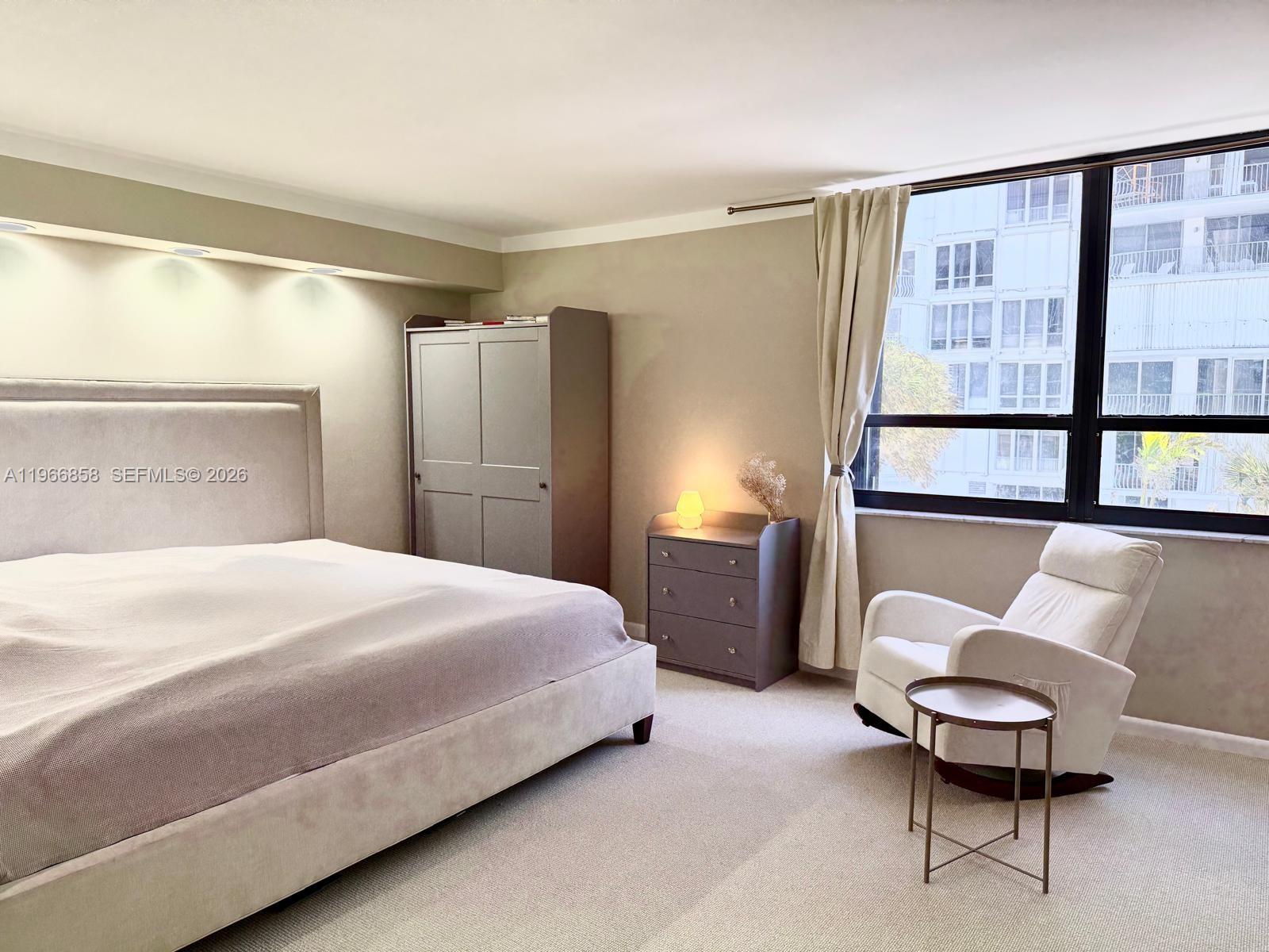 10175 Collins Ave # 208