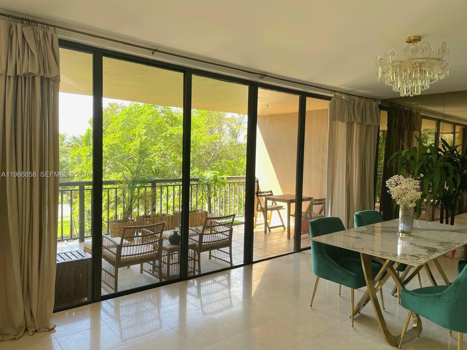 10175 Collins Ave # 208